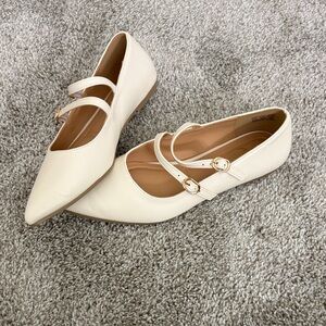 Elegant Cream Women's Flats